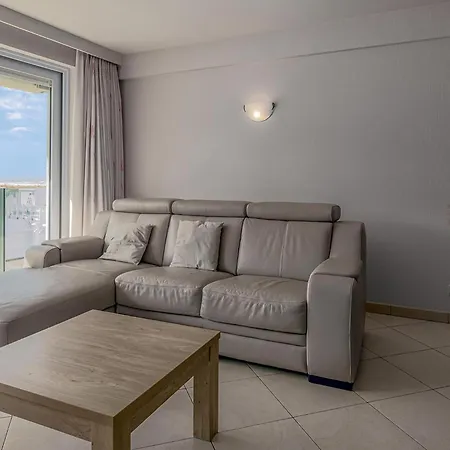 Apartman Catamaran 0102 *